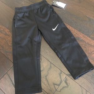 Black Nike Therma Dry-fit 2t Pants